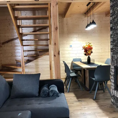 12 山林小屋