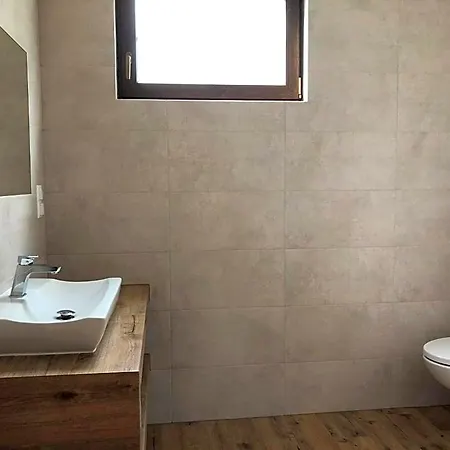 12 山林小屋 *